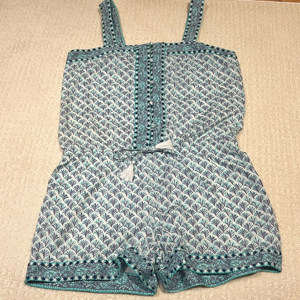 Vineyard vines size small coastal romper